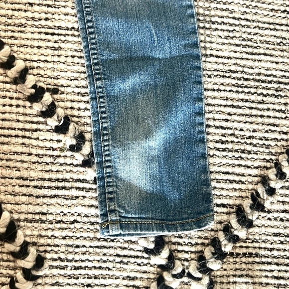 Thrill, Gold Thread Embellishments, Low-Rise, EUC, Size 3 Jrs or Size 2 Woman’s - Picture 6 of 11